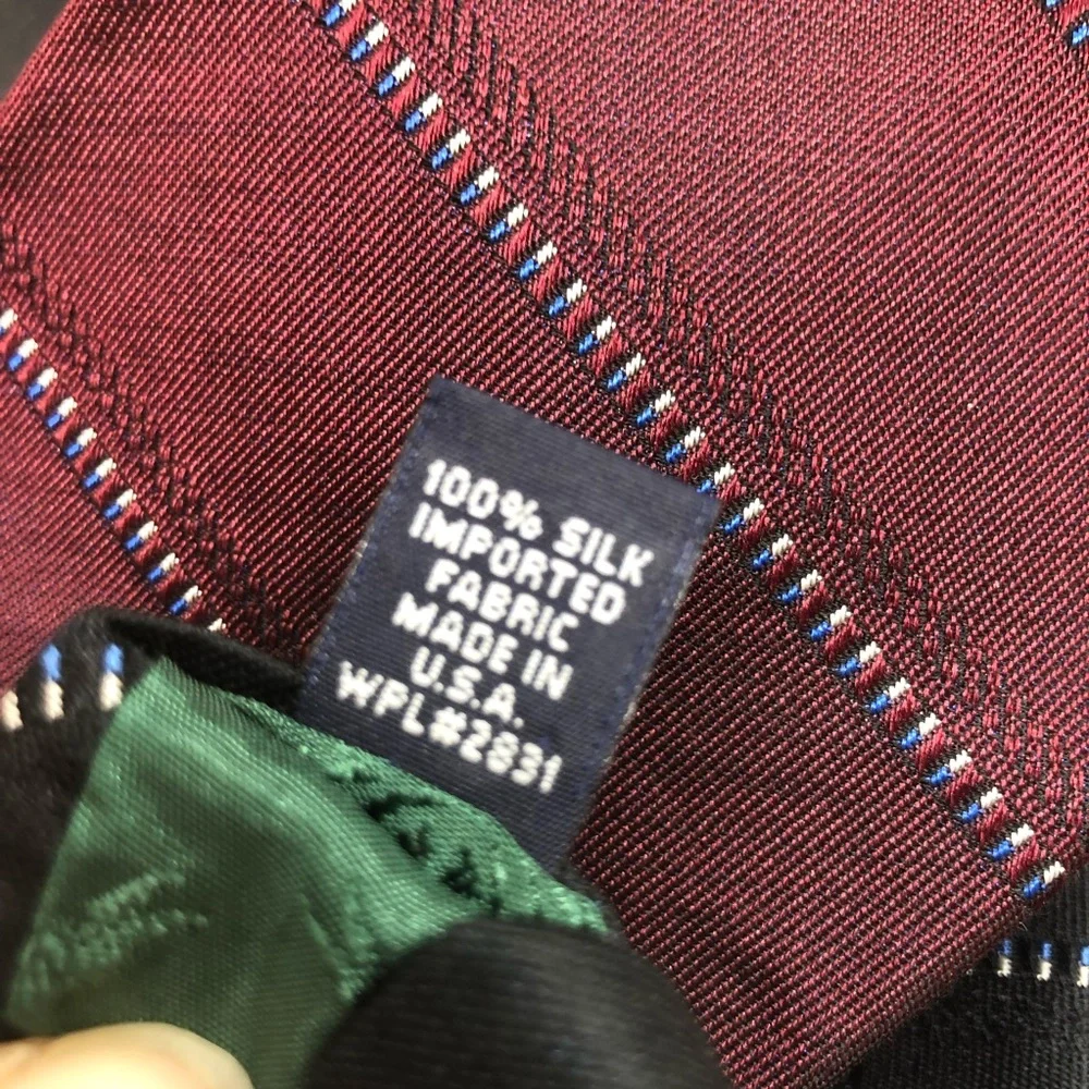 Vintage 90’s Tommy Hilfiger burgundy Silk neck Tie